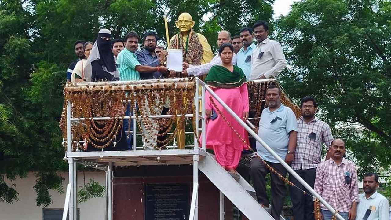 పరీక్షలు ఎప్పుడు.. డిగ్రీ విద్యార్థుల ఎదురుచూపులు