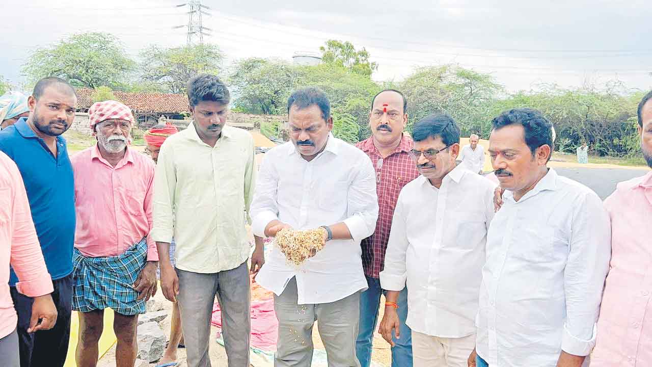 ధాన్యం కొనుగోళ్లలో విఫలం.. సుంకె రవిశంకర్‌