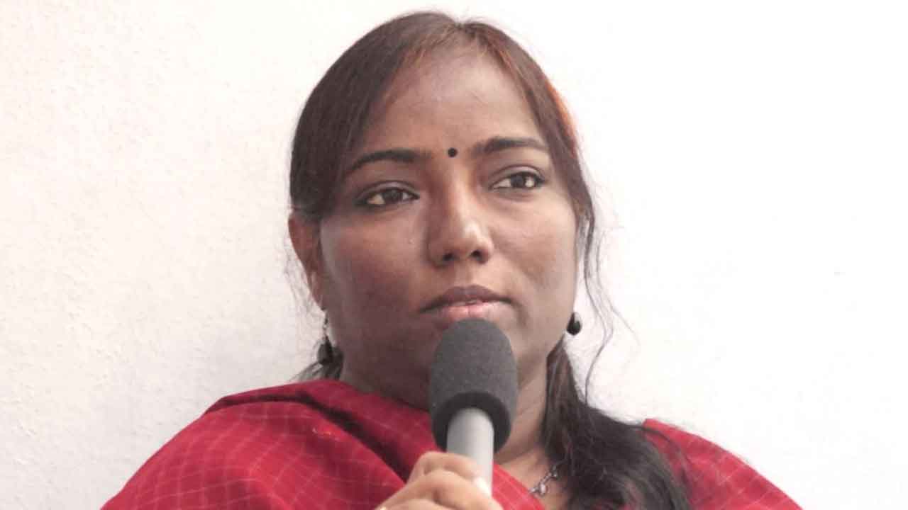 ప్రొఫెసర్‌ సుజాతపై దేశద్రోహం కేసు నమోదు చేయాలి