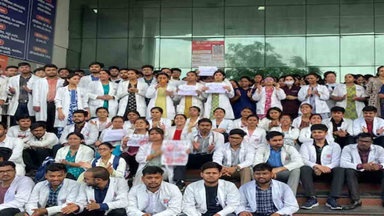 మెడికోల ఆందోళనకు టీఎస్ఆర్డీఏ మద్దతు