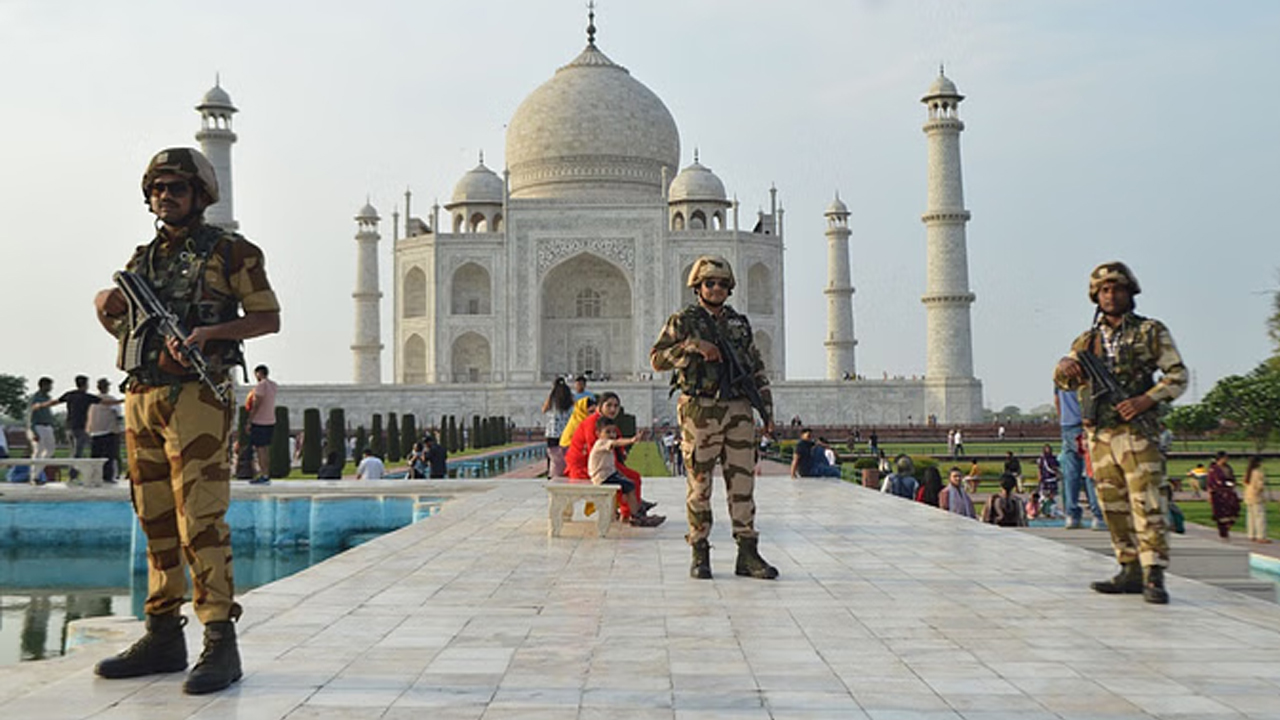 IND-PAK Tension | భారత్‌-పాక్‌ మధ్య ఉద్రిక్తతలు.. తాజ్ మహల్‌ వద్ద హై అలర్ట్‌..!