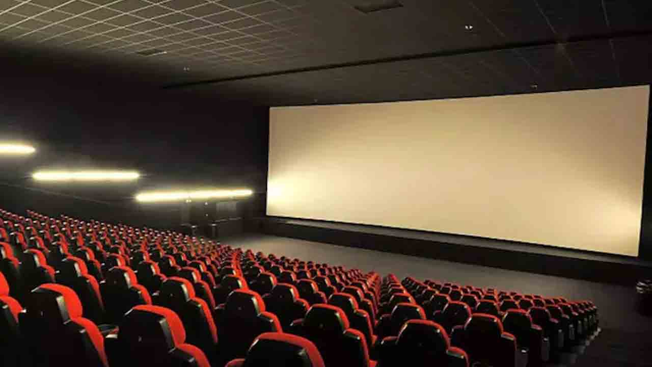 థియేటర్లపై తప్పుడు ప్రచారాన్ని నమ్మొద్దు