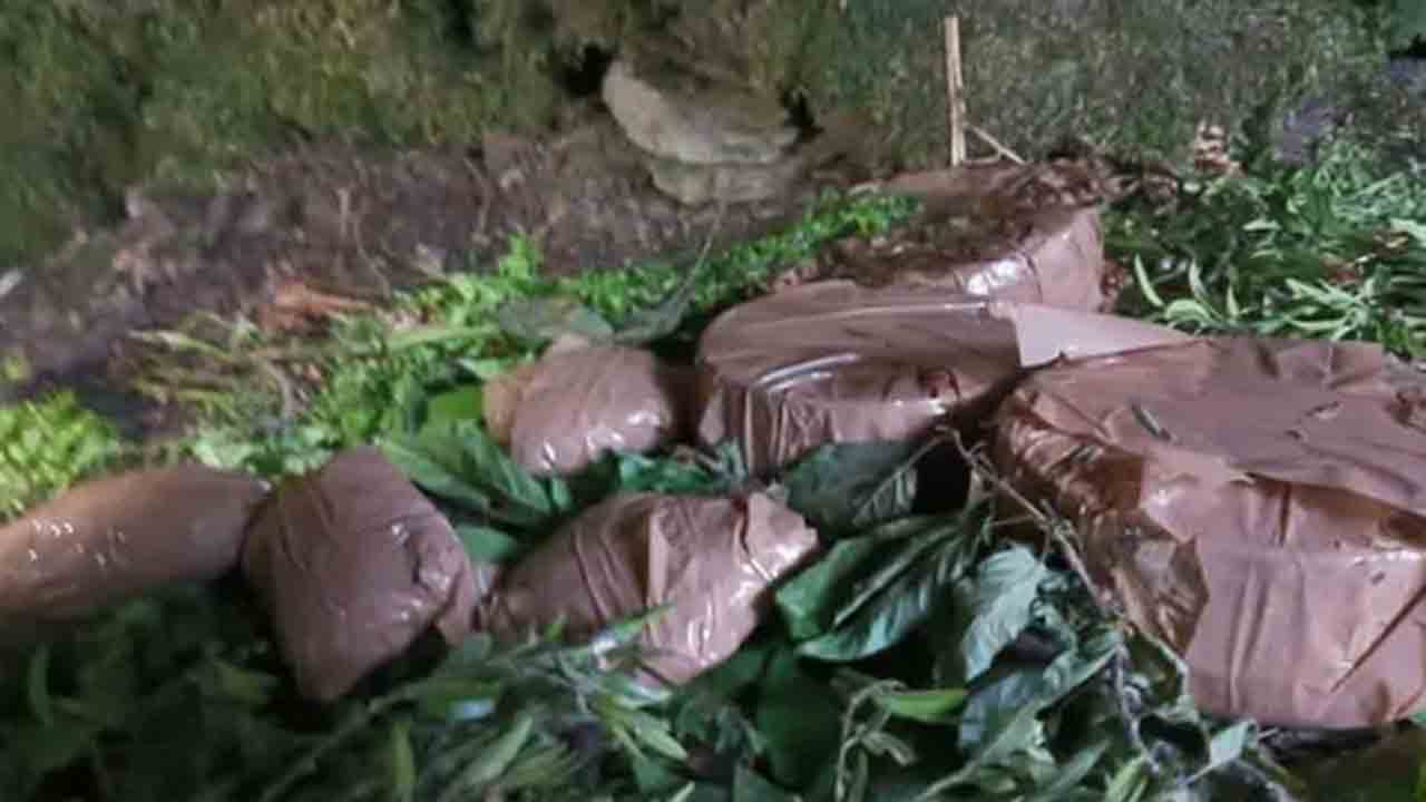 Terrorist hideout busted | ఉగ్రవాదుల రహస్య స్థావరం గుర్తింపు.. ఐఈడీలు, వైర్‌లెస్ సెట్లు   స్వాధీనం