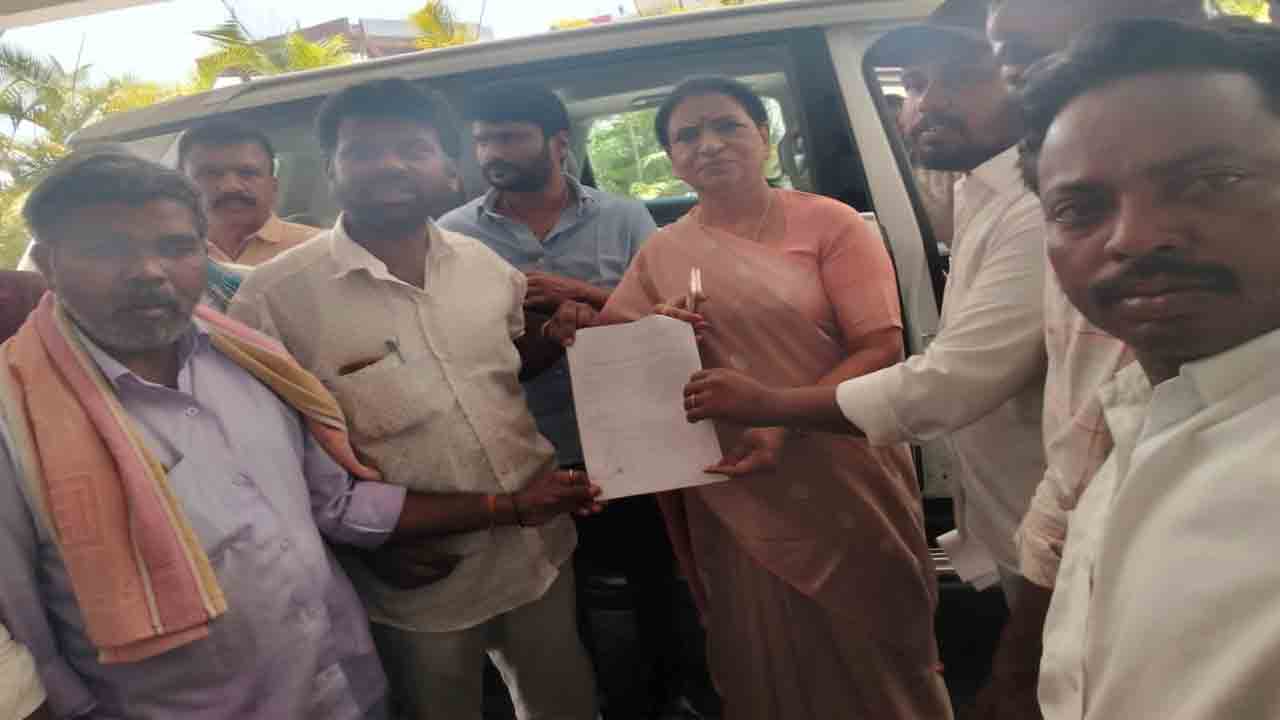 Toll Plaza | టోల్ ప్లాజా పేరు మార్చాలని ఎంపీ డీకే అరుణకు వినతి