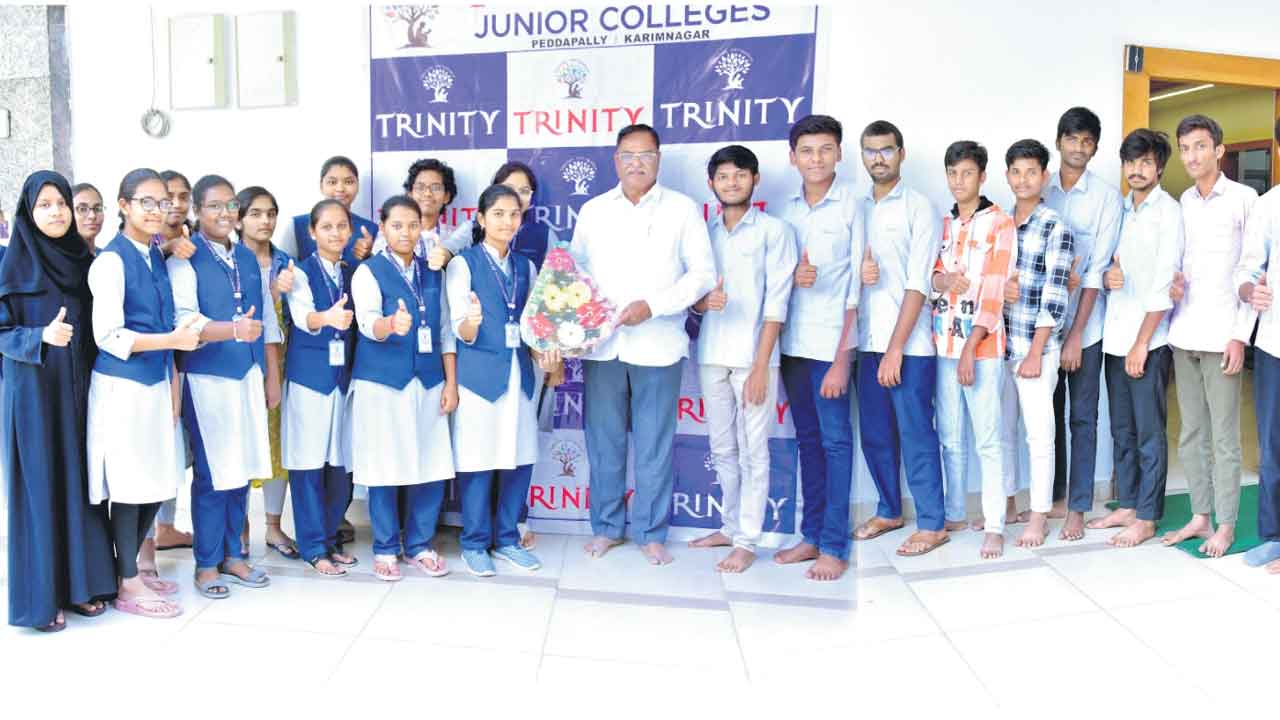 జేఈఈ మెయిన్స్‌లో ట్రినిటీ విద్యార్థుల ప్రతిభ