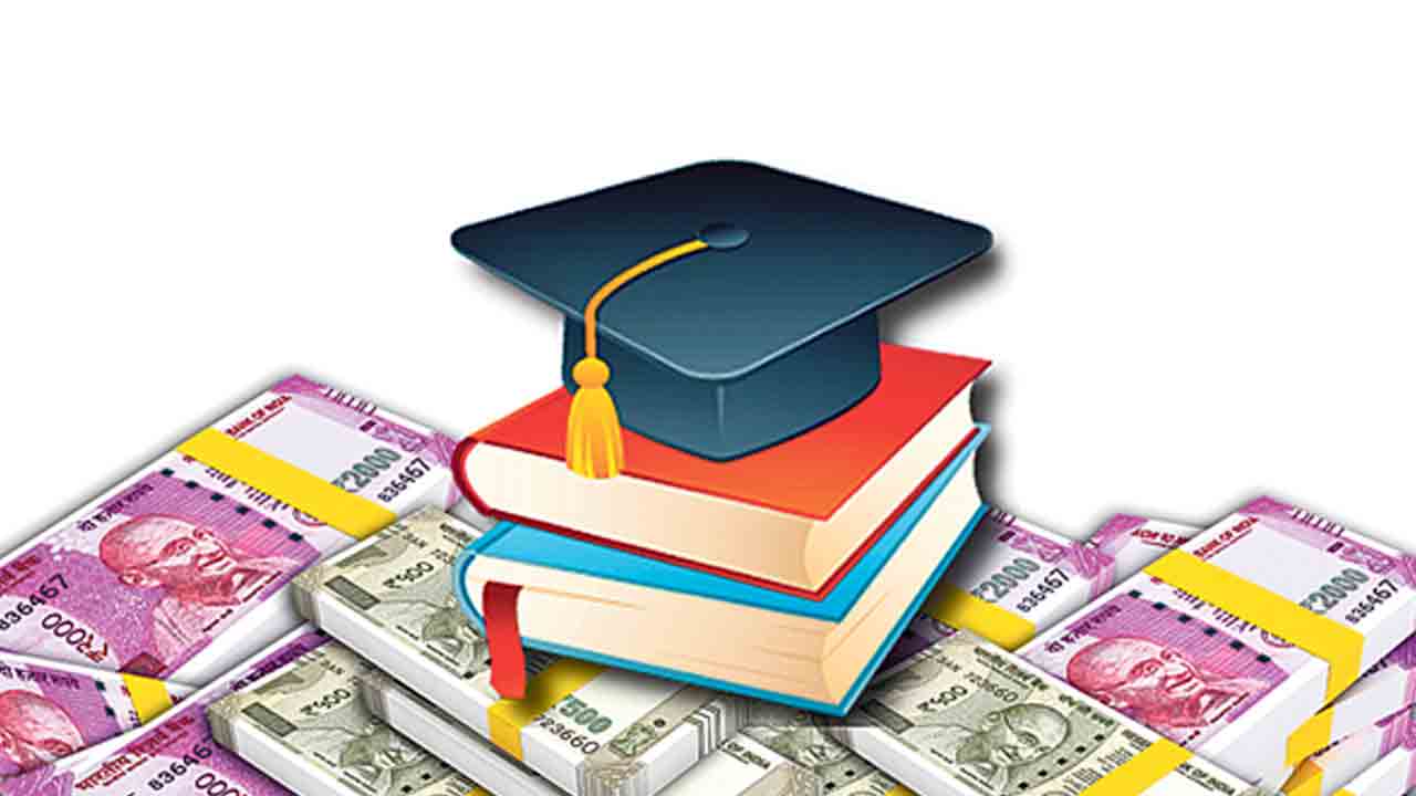 బీటెక్‌ ఫీజుల పెంపుపై అభ్యంతరం