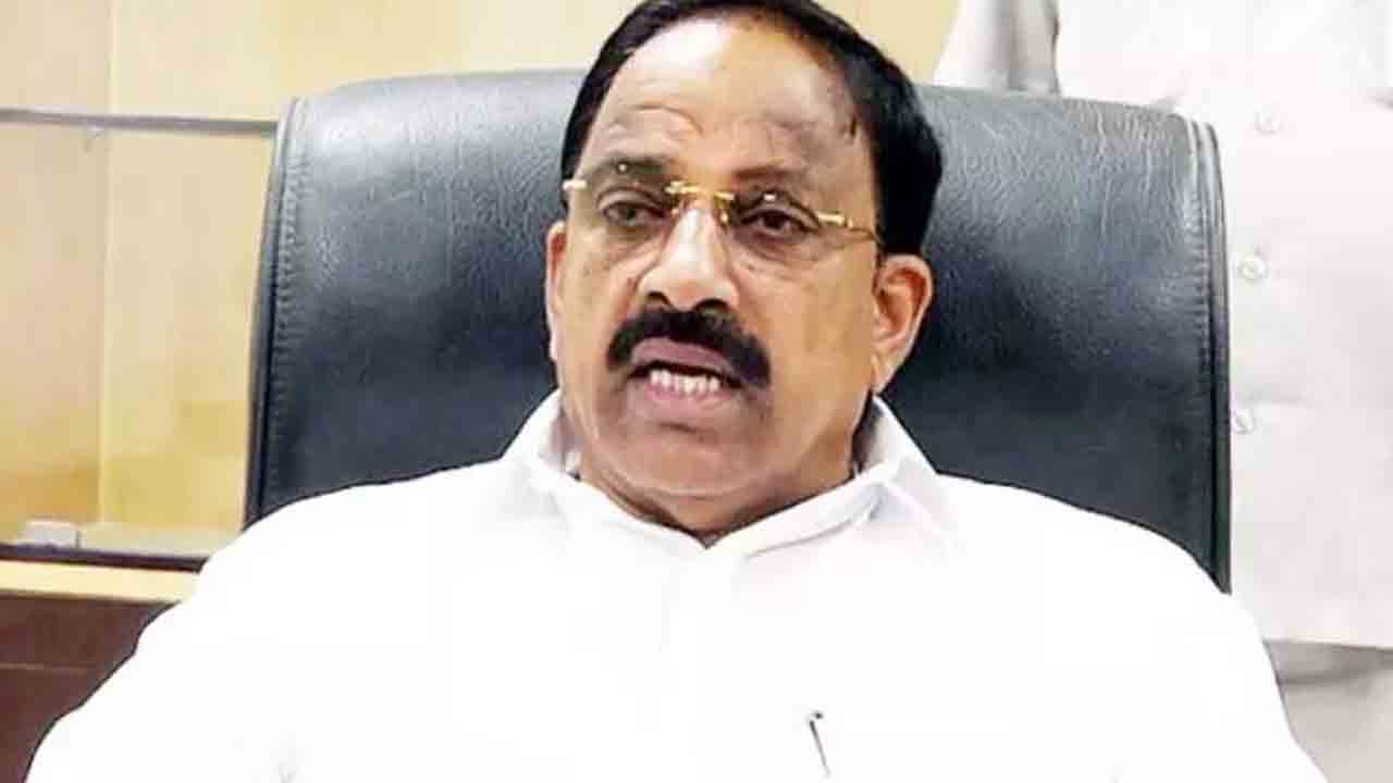 విదేశీ పర్యటనకు మంత్రి తుమ్మల బృందం