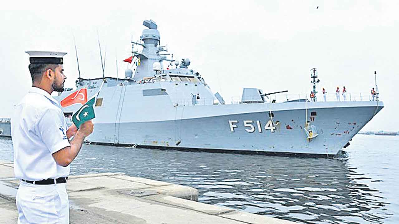పాక్‌కు తుర్కియే యుద్ధ నౌక