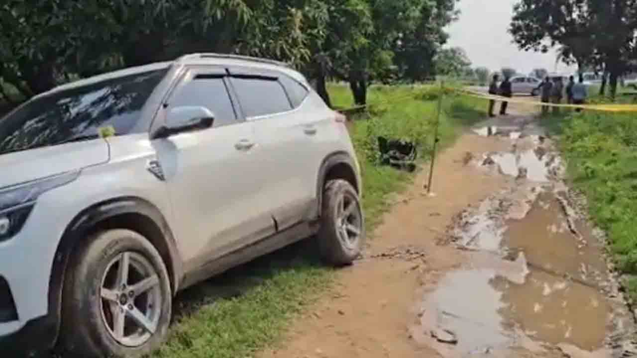 girl gang raped | కదులుతున్న కారులో బాలికపై అత్యాచారం.. స్నేహితురాలిని తోసేయడంతో    మృతి