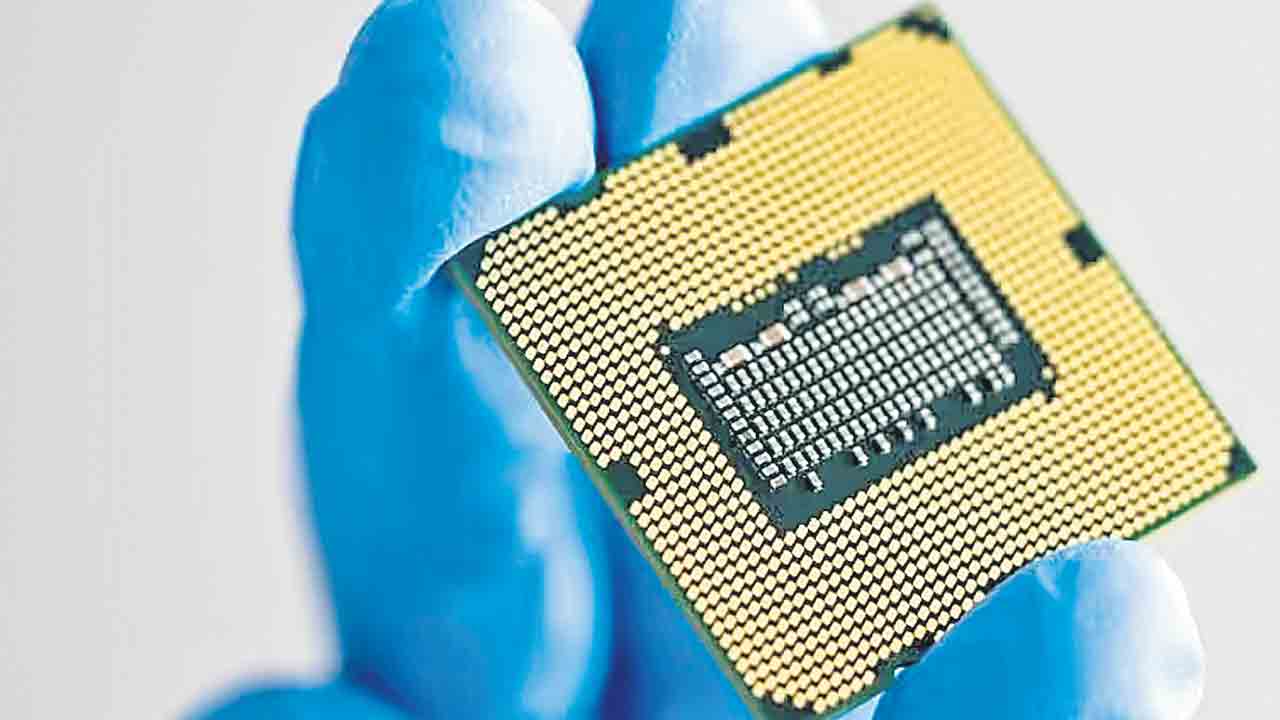 Foxconn | రాష్ట్రానికి మరో గట్టి ఎదురుదెబ్బ.. సెమీకండక్టర్ల ప్లాంట్‌ హుళక్కే?