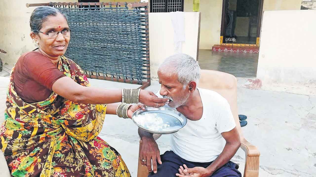 కనికరం లేని గాంధీ దావఖాన!