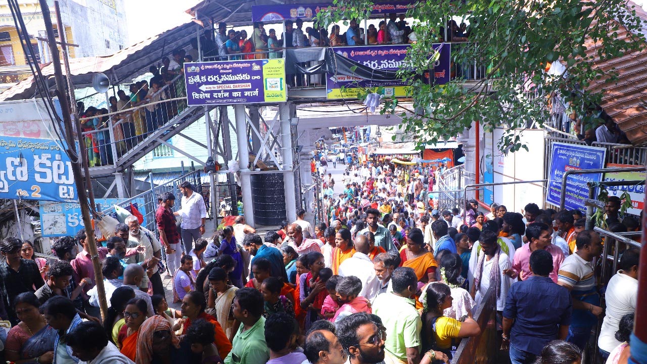 Vemulawada | శివన్నామస్మరణతో మార్మోగిన వేములవాడ.. Photos