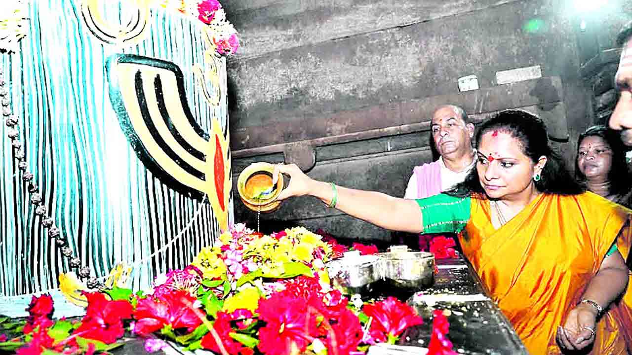 ఓపెన్ కాస్ట్తో రామప్పకు ముప్పు