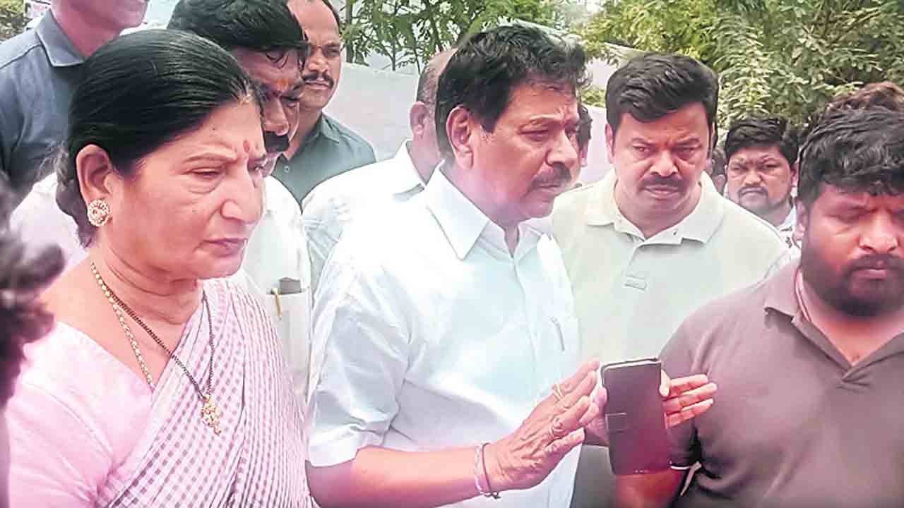 అరెస్ట్‌.. హైడ్రామా