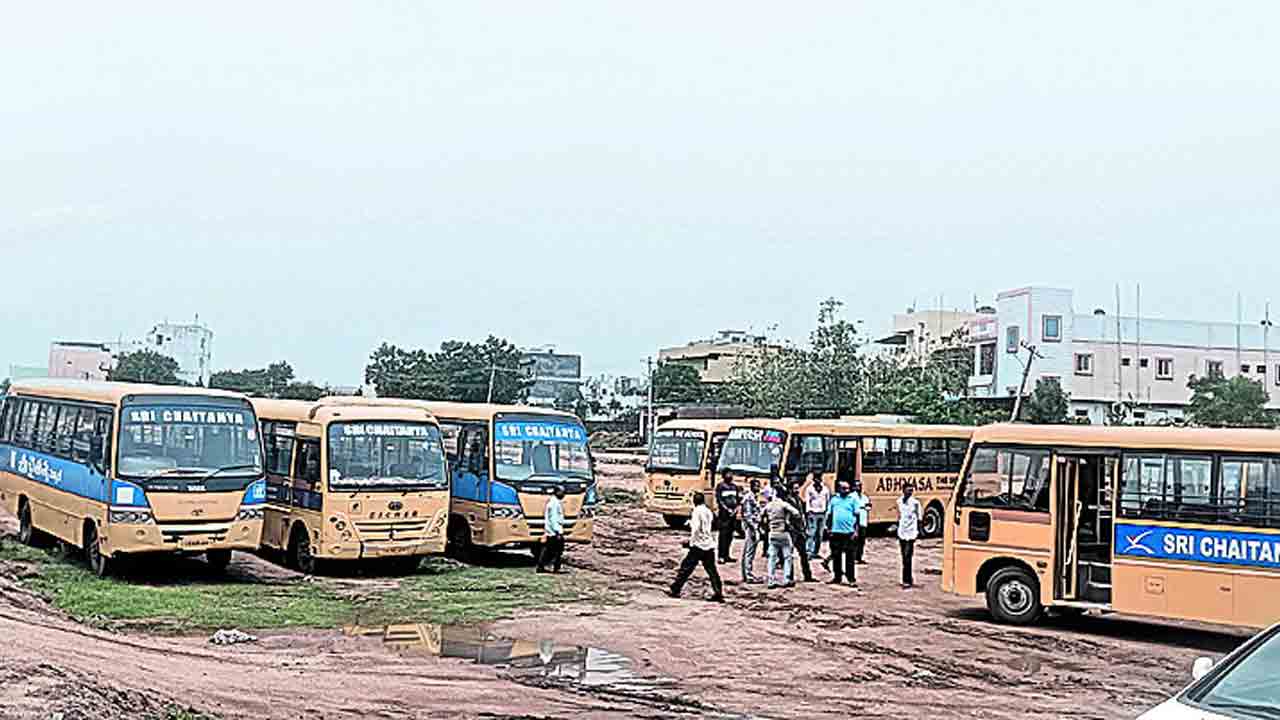 బడి బస్సులు భద్రమేనా?