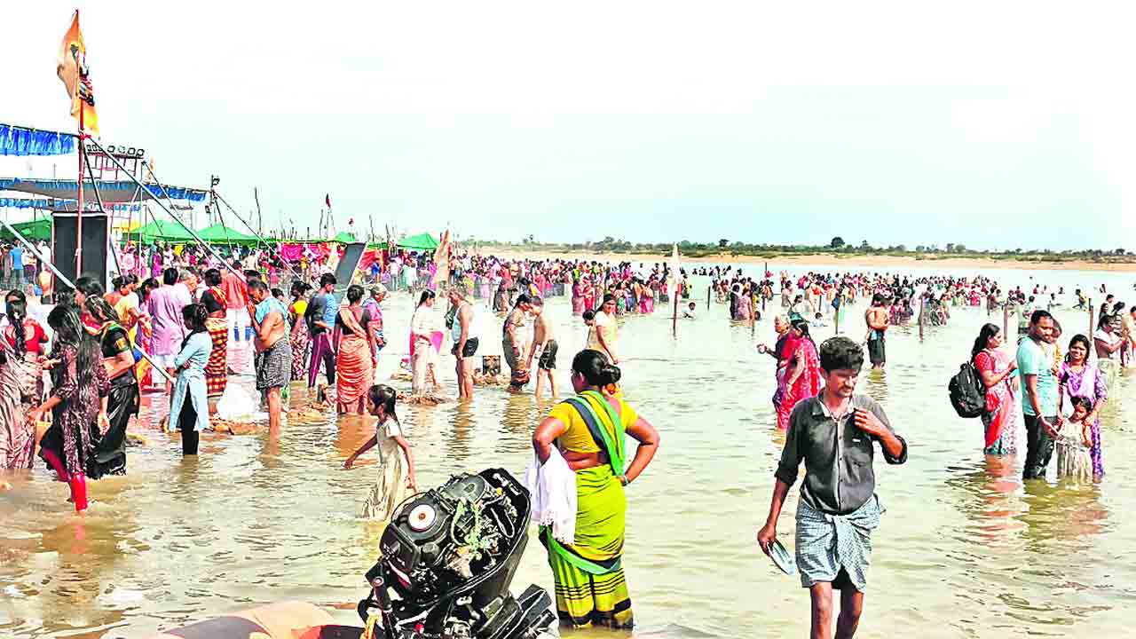 జన నీరాజనం