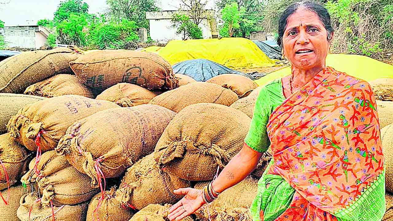 మళ్లీ వర్షం.. రైతుకు కష్టం