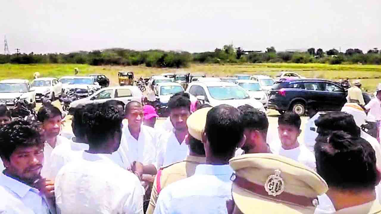 అద్దంకి సాక్షిగా దళిత నాయకుడికి అవమానం