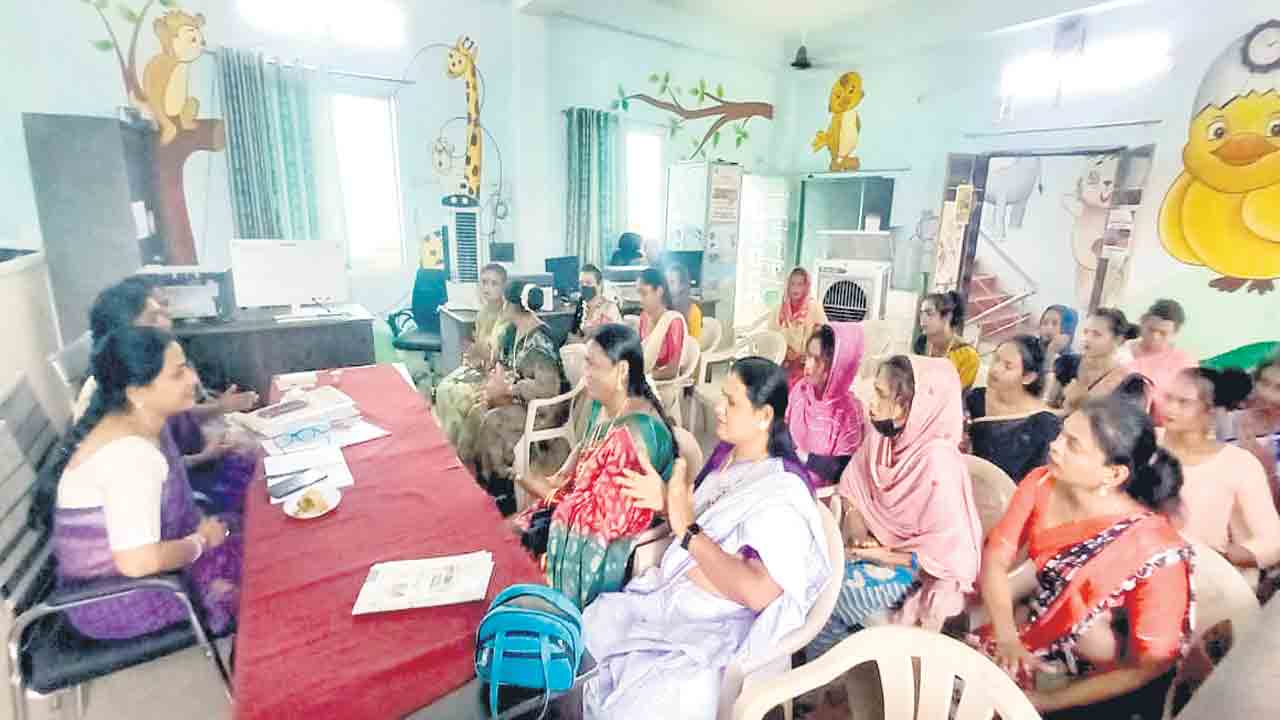 ట్రాన్స్జెండర్ల సమస్యలను ప్రభుత్వానికి విన్నవిస్తాం