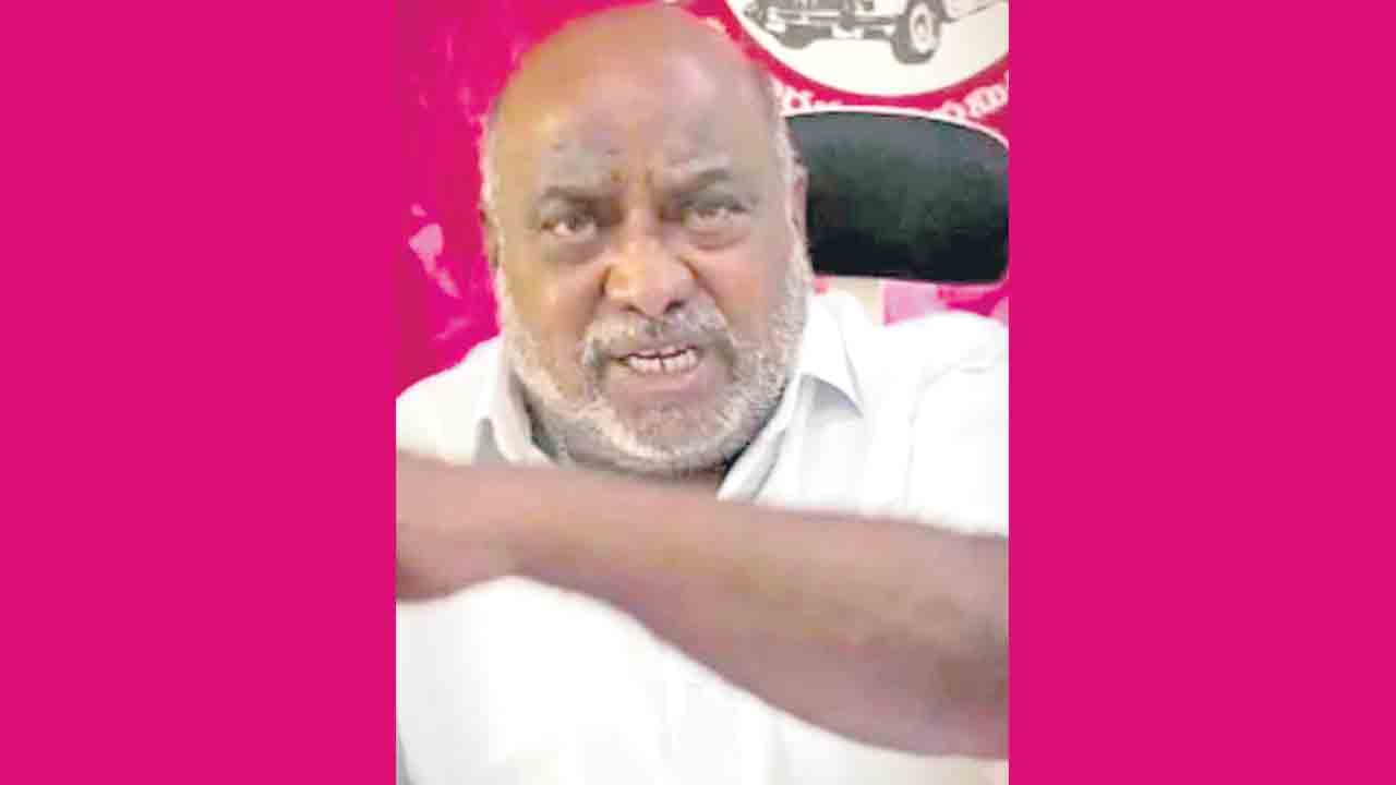 ఆదిలాబాద్‌ ఎమ్మెల్యేకు పిచ్చి ముదిరింది