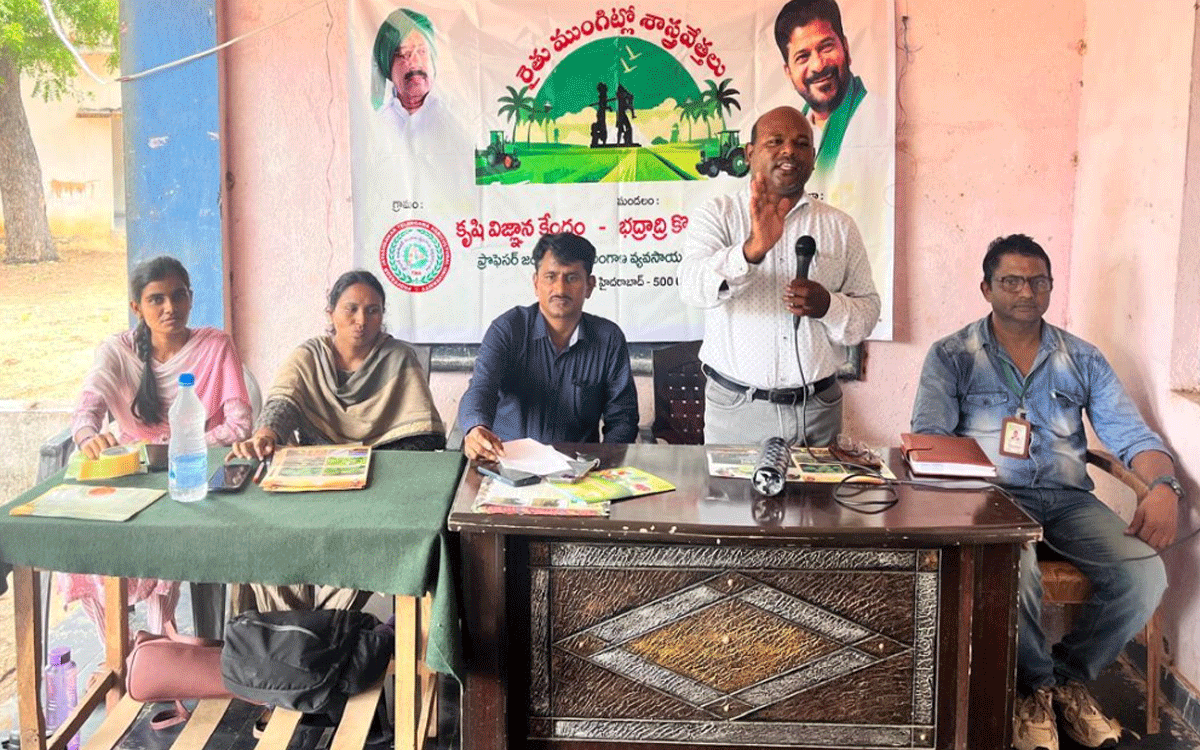 Yellandu : రైతులు యూరియా అధిక వాడ‌కం త‌గ్గించాలి : కేవీకే శాస్త్ర‌వేత్త‌ న‌వీన్‌కుమార్‌