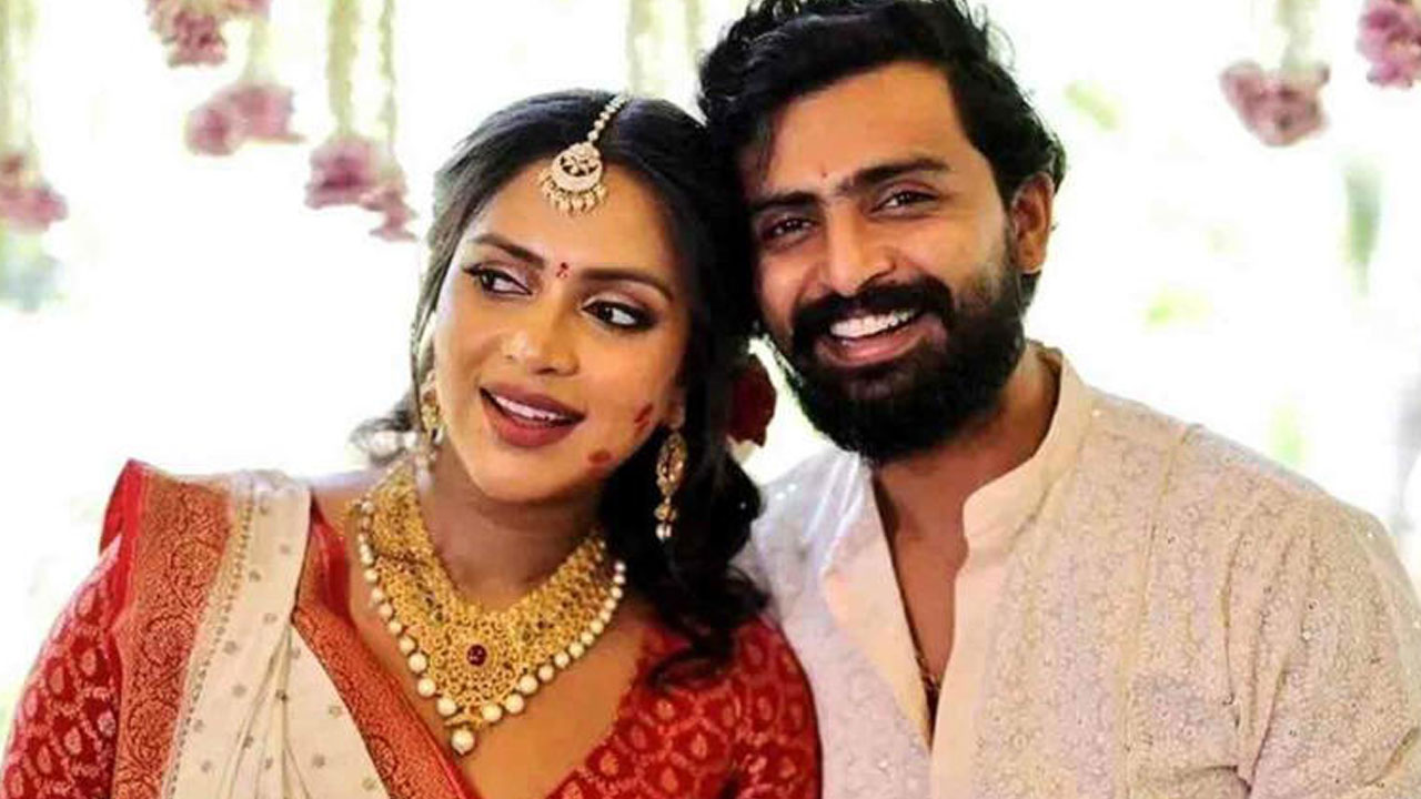 Amala Paul | కొడుకును క్రైస్త‌వ మ‌తంలోకి మార్పించిన అమ‌లాపాల్‌… ఎంత క్యూట్ ఉన్నాడు..!