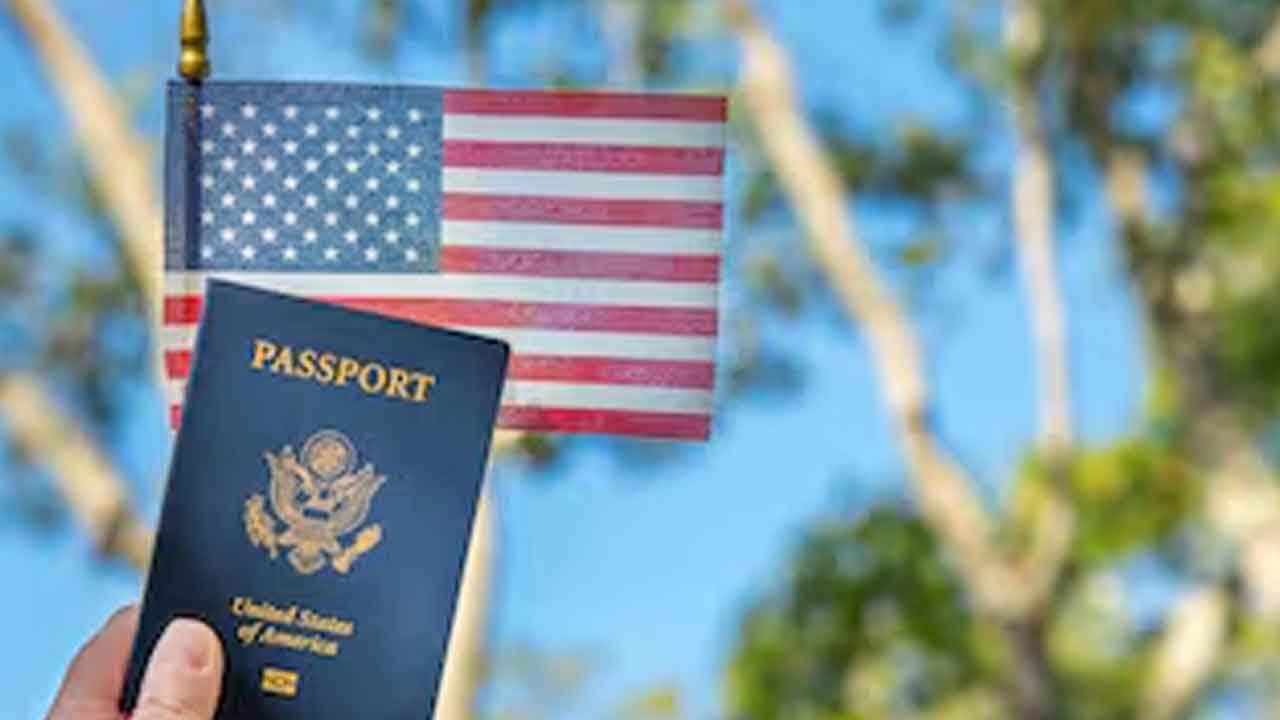 America | విమానమెక్కాలంటే రియల్‌ ఐడీ చూపించాల్సిందే.. గ్రీన్‌కార్డుదారులకు అమెరికా ఆదేశాలు