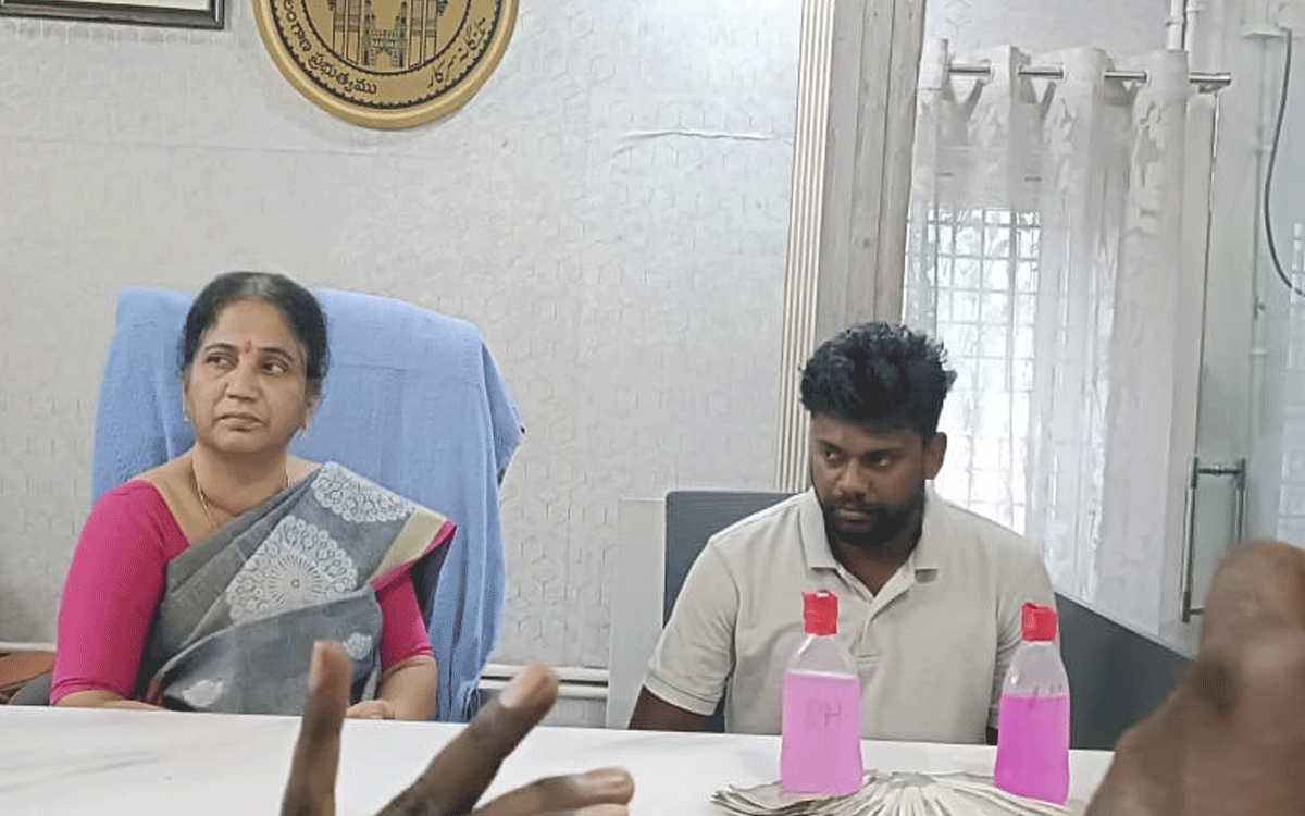 Khammam Rural : ఏసీబీ వ‌ల‌లో ఖమ్మం రూరల్ సబ్ రిజిస్టార్‌