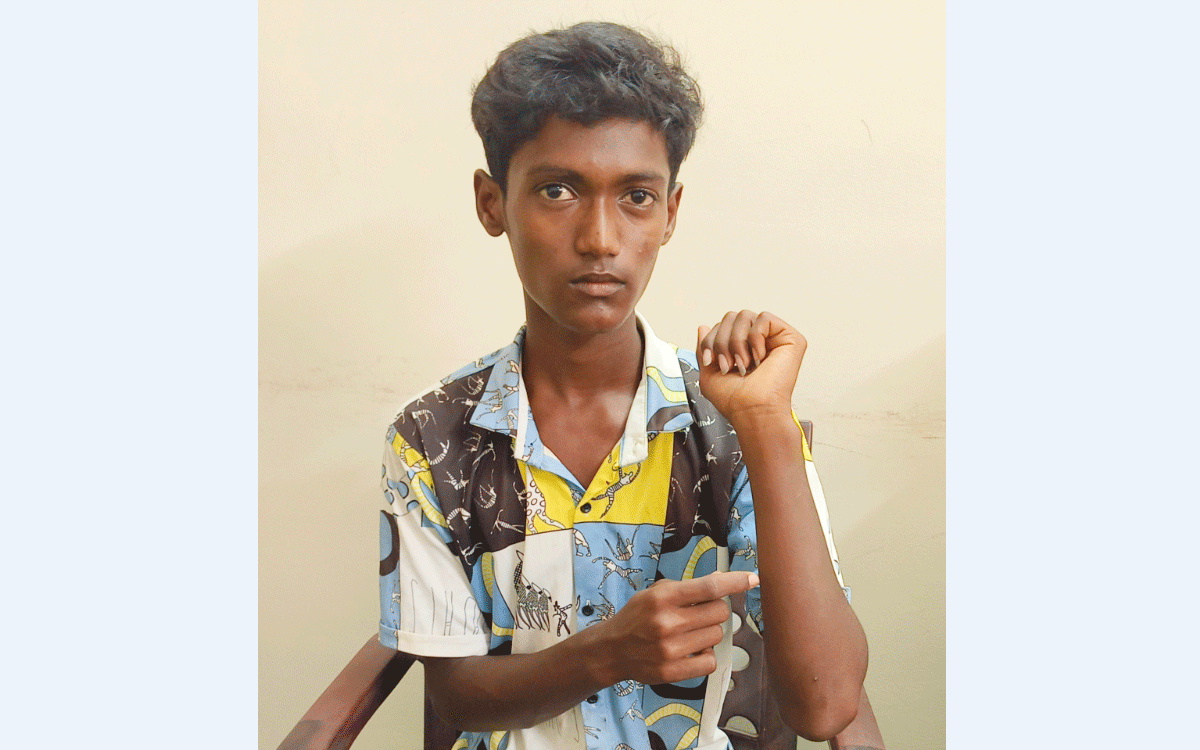 Atmakur(M) : బోరు నీళ్లు తాగినందుకు బాలుడిని చితకబాదిన కానిస్టేబుల్