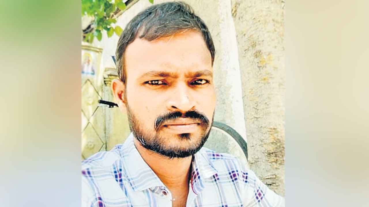 ఆర్థిక ఇక్కట్లతో మరో ఆటోడ్రైవర్‌ ఆత్మహత్య