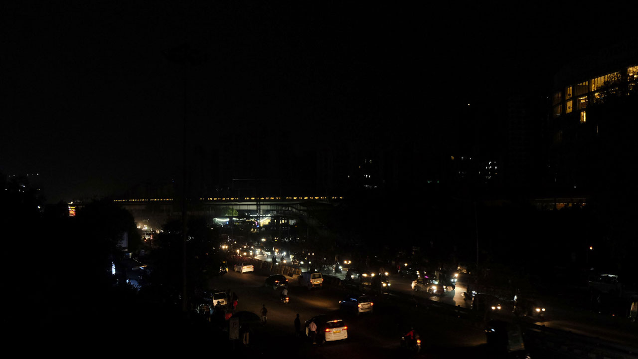 Blackout | బిలాస్‌పూర్‌లో బ్లాక్‌ఔట్‌.. రాత్రివేళ వాహనాల రాకపోకలపై నిషేధం