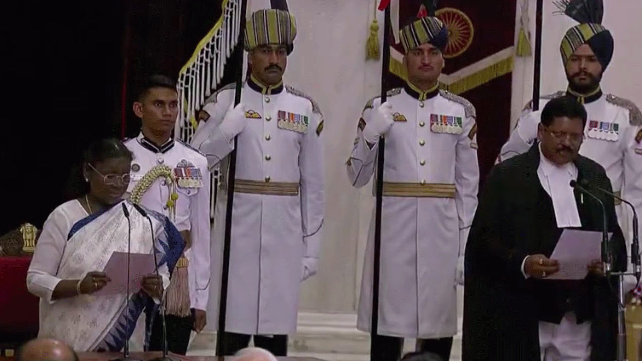 BR Gavai: సీజేఐగా ప్ర‌మాణ స్వీకారం చేసిన జ‌స్టిస్ బీఆర్ గ‌వాయి