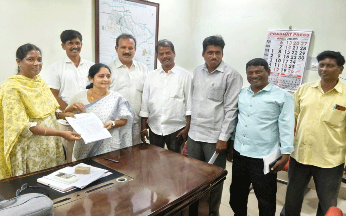 Kothagudem Urban : ‘కొత్త‌గూడెం మున్సిపాలిటీలో సమస్యలు పరిష్కరించాలి’