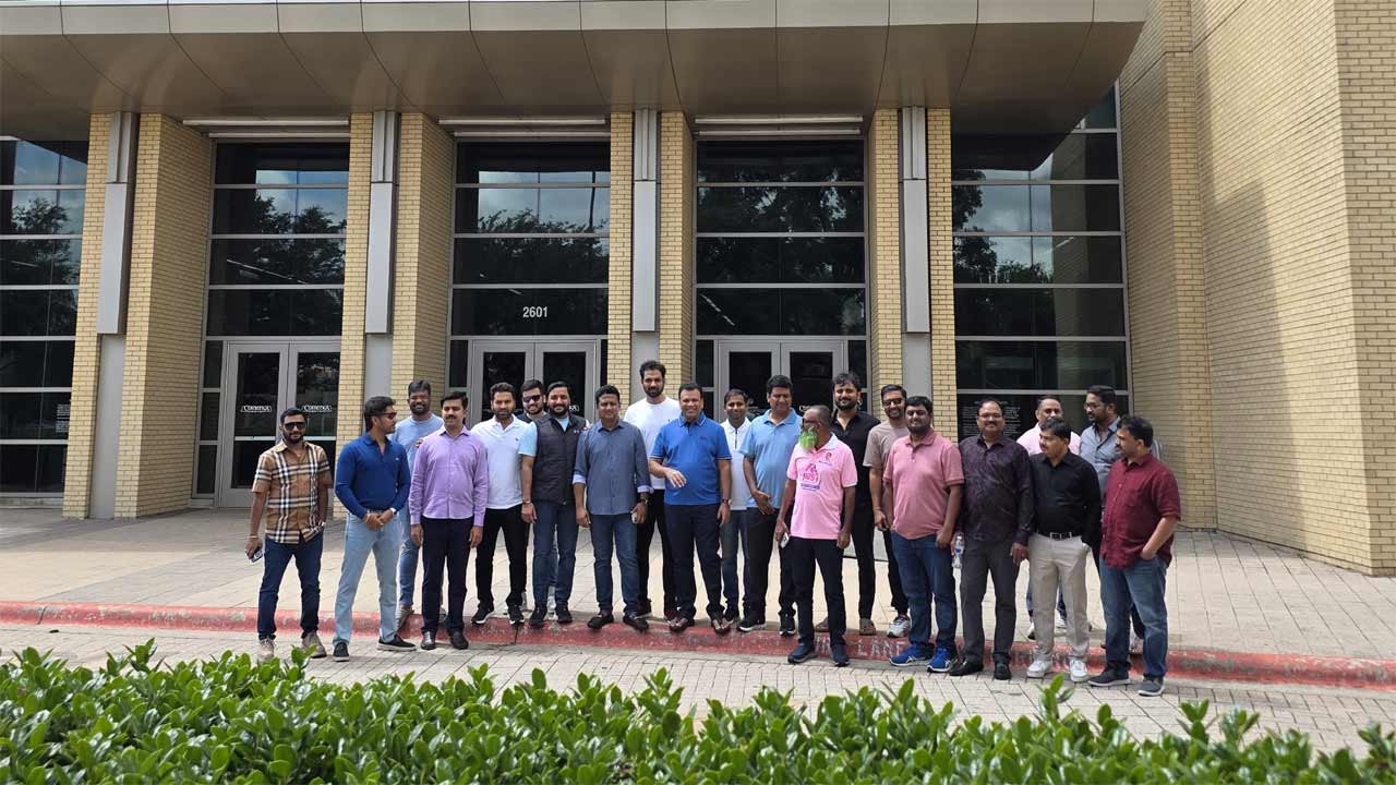 డాలస్‌లో బీఆర్‌ఎస్‌ రజతోత్సవ ఏర్పాట్లు పరిశీలించిన మహేశ్‌ బిగాల, మహేశ్‌ తన్నీరు బృందం