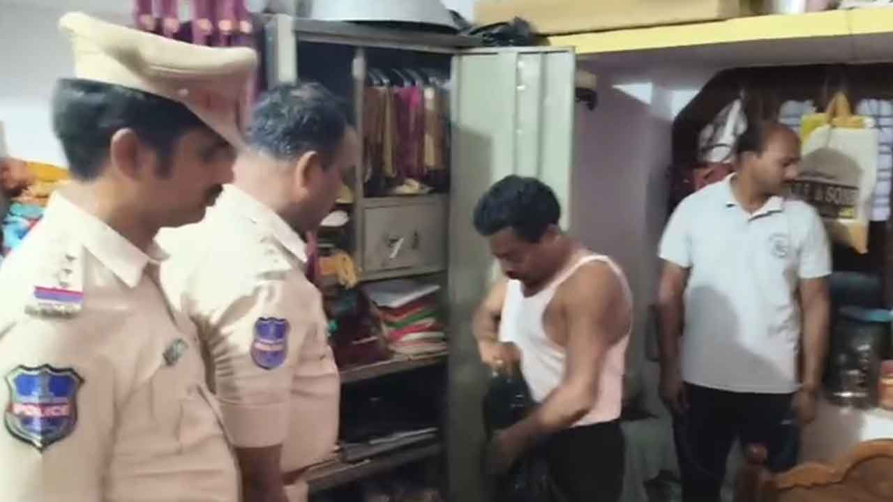 Cordon search | నల్లగొండ పట్టణంలో అర్ధరాత్రి కార్డెన్ సెర్చ్..169 వాహనాలు సీజ్‌