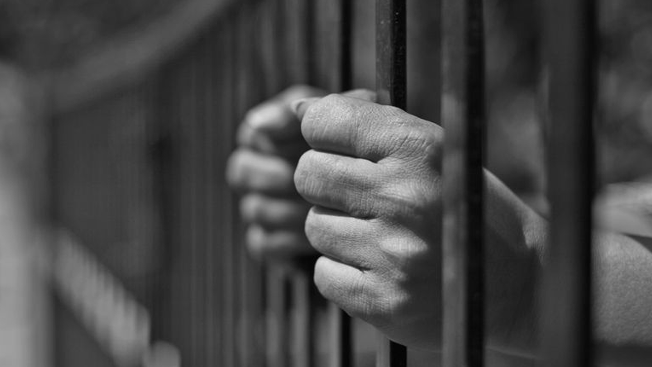 Jaipur Central Jail: హాస్పిటల్ విజిట్ పేరుతో .. పిక్నిక్ వెళ్లిన అయిదుగురు ఖైదీలు