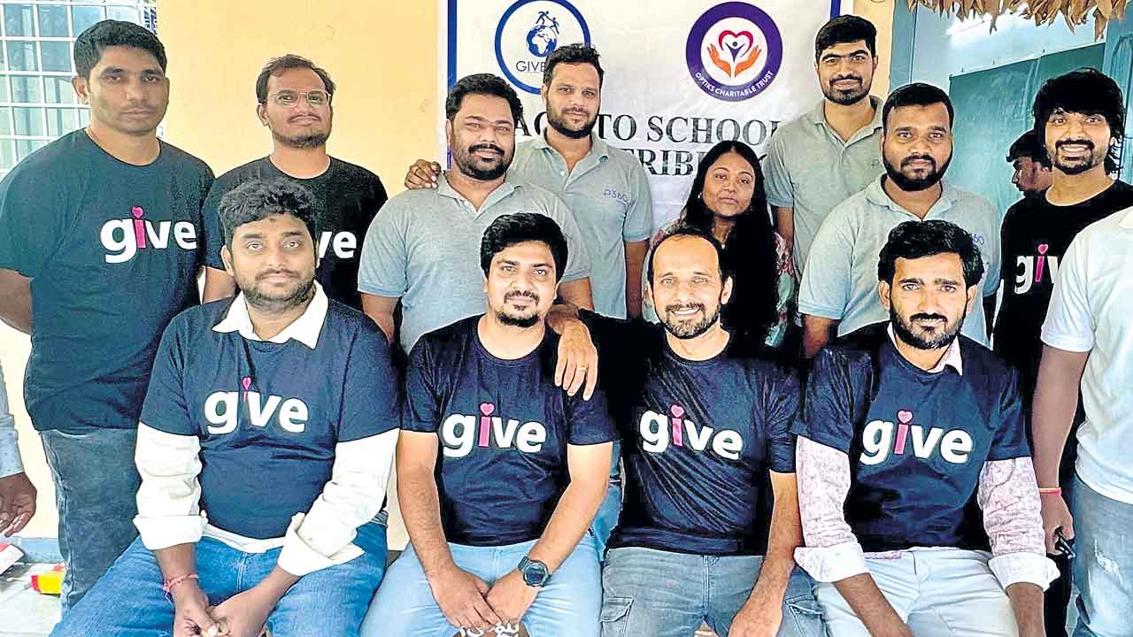 నవ సమాజం కోసం.. ఉద్యమిస్తున్నారు