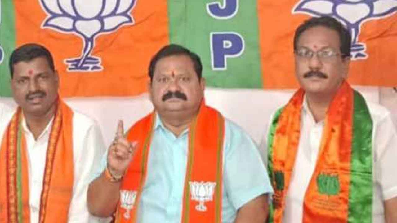 CM Revanth Reddy | సీఎం రేవంత్ రెడ్డిపై చీటింగ్ కేసు పెట్టాలి