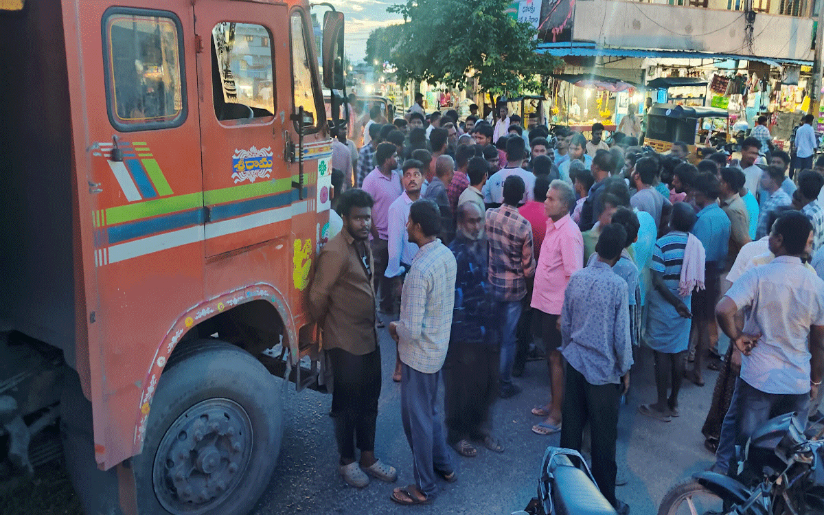Chandrugonda : చండ్రుగొండలో బొగ్గు టిప్పర్ల అడ్డ‌గింత