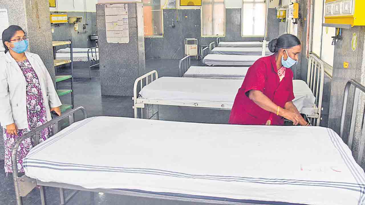 Corona | కొవిడ్‌లో కొత్త వేరియంట్లు.. వృద్ధులు, బాలలు మాస్క్‌లను ధరించాలంటున్న వైద్యులు