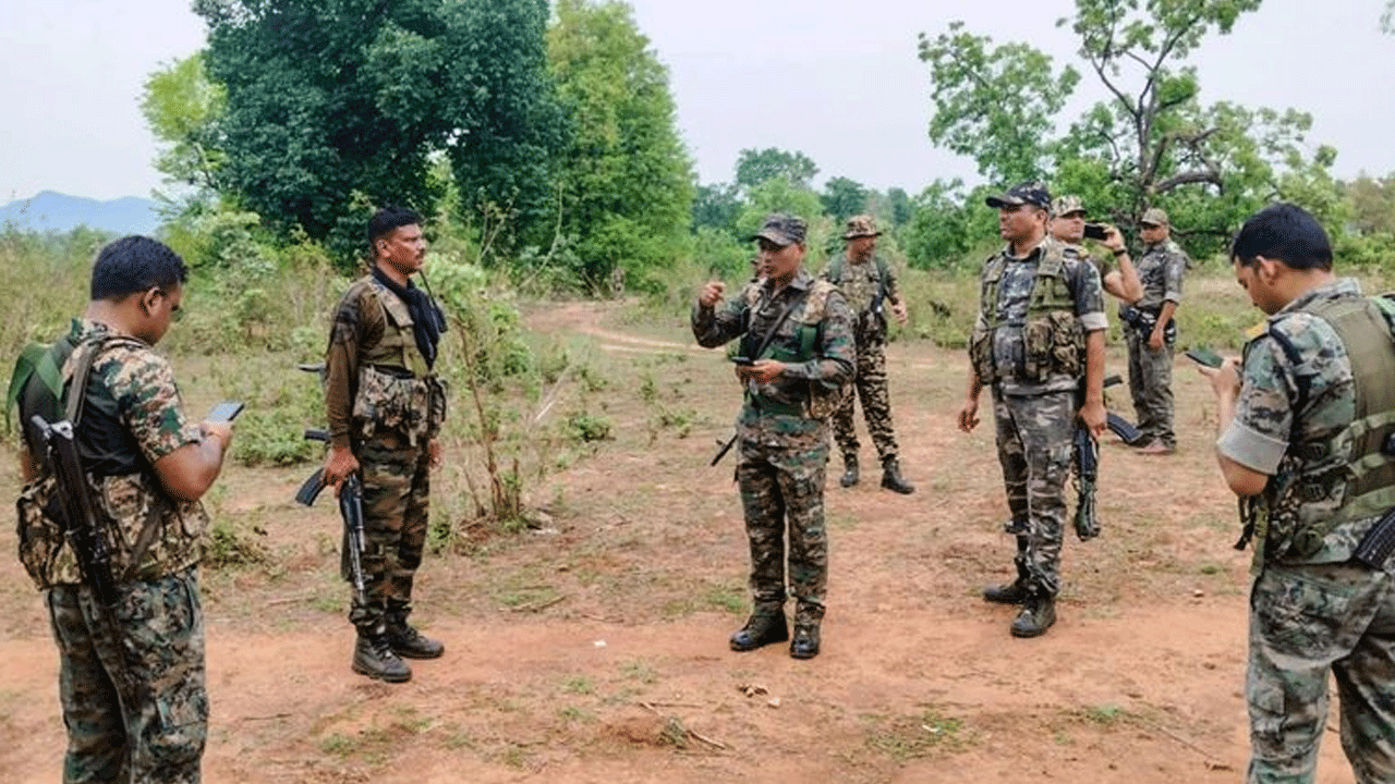 Maoist Encounter: మావోయిస్టు త‌ల‌పై 5 ల‌క్ష‌ల న‌జ‌రానా… జార్ఖండ్ ఎన్‌కౌంట‌ర్‌లో హ‌తం