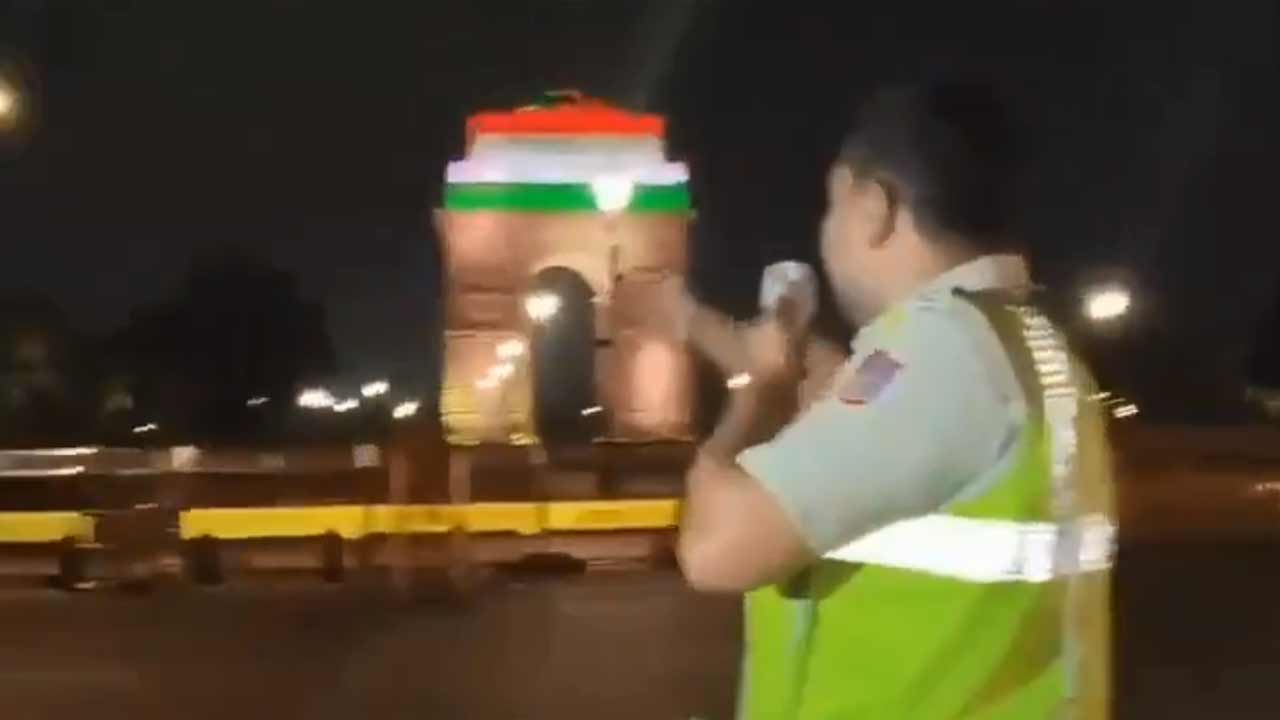 Delhi | ఢిల్లీలో హైఅలర్ట్‌.. ప్రజలెవరూ బయటతిరగవద్దని ఆదేశం