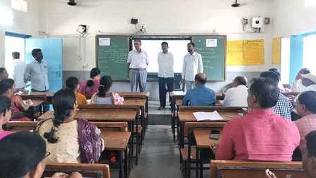 DEO Radhakishan | విద్యార్థులకు గుణాత్మక విద్య అందించడమే లక్ష్యం : డీఈవో రాధాకిషన్‌