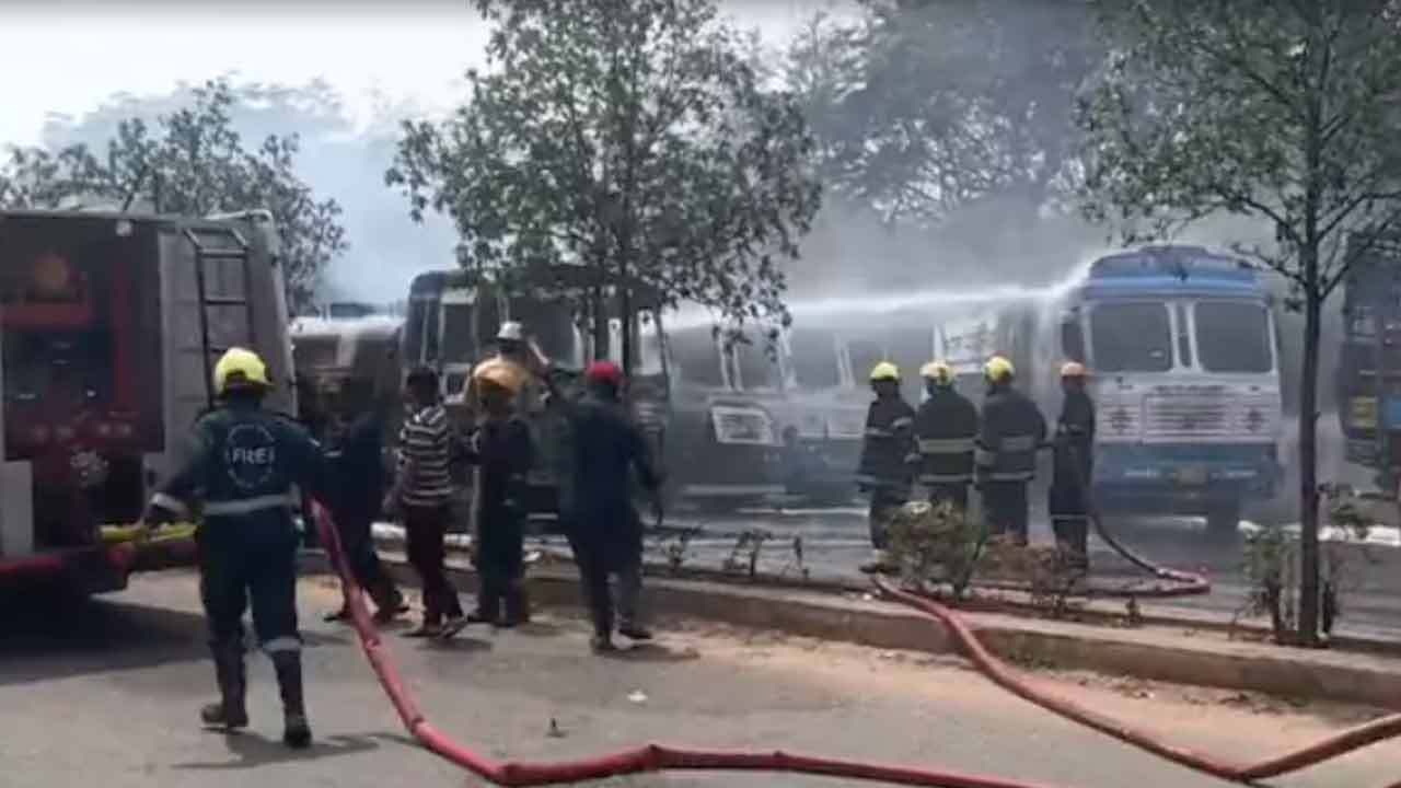 Hyderabad | డిజీల్ ట్యాంక‌ర్‌లో చెల‌రేగిన అగ్నికీల‌లు..