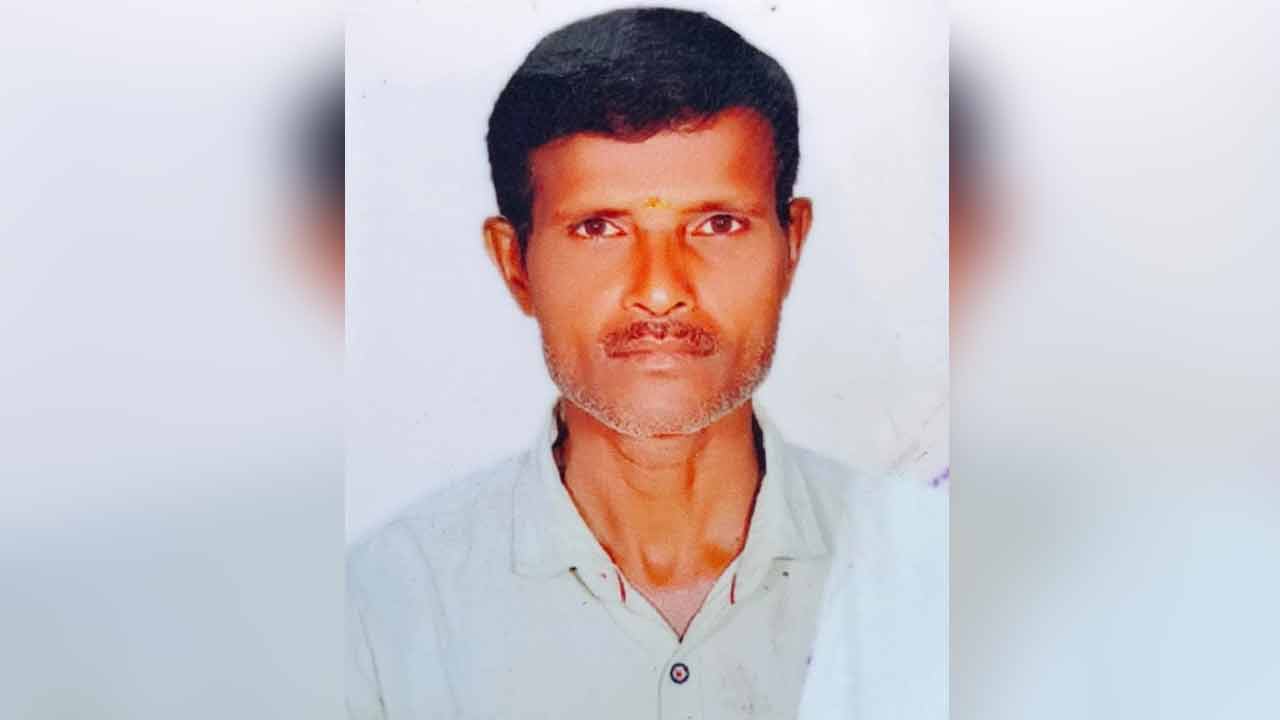 Indiramma House | ఇందిరమ్మ ఇల్లు రాలేదని వ్యక్తి బలవన్మరణం.. గ్రామపంచాయతీ ముందు స్థానికుల ధర్నా