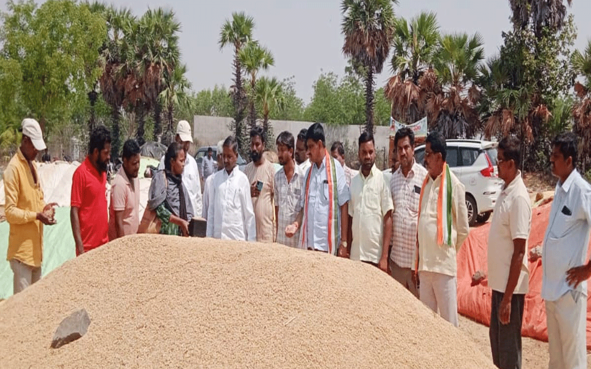 Chandur : ధాన్యం కొనుగోళ్లు త్వ‌రిత‌గ‌తిన పూర్తి చేయాలి : దోటి నారాయ‌ణ‌