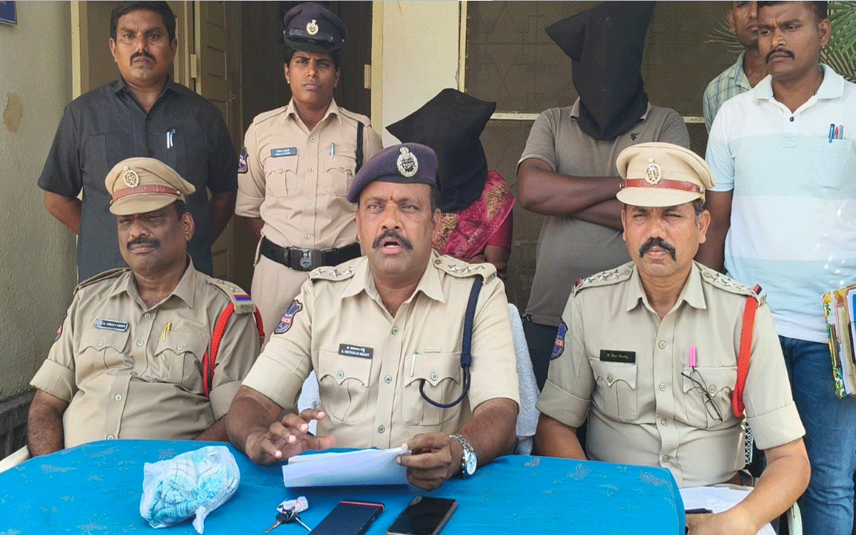 Gattuppal : అక్రమ సంబంధానికి అడ్డు వస్తున్నాడని భర్త హత్య