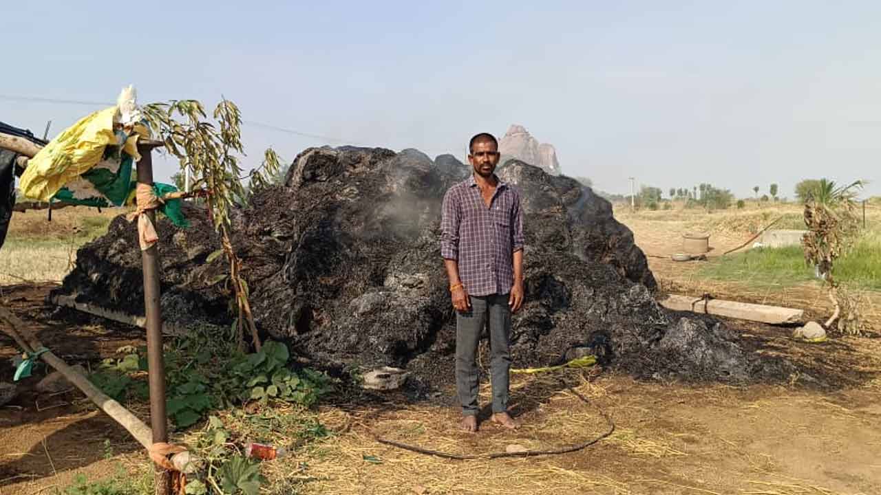 Karimnagar | బొమ్మనపల్లిలో అగ్ని ప్రమాదం.. రూ. 2 లక్షలకు పైగా నష్టం..