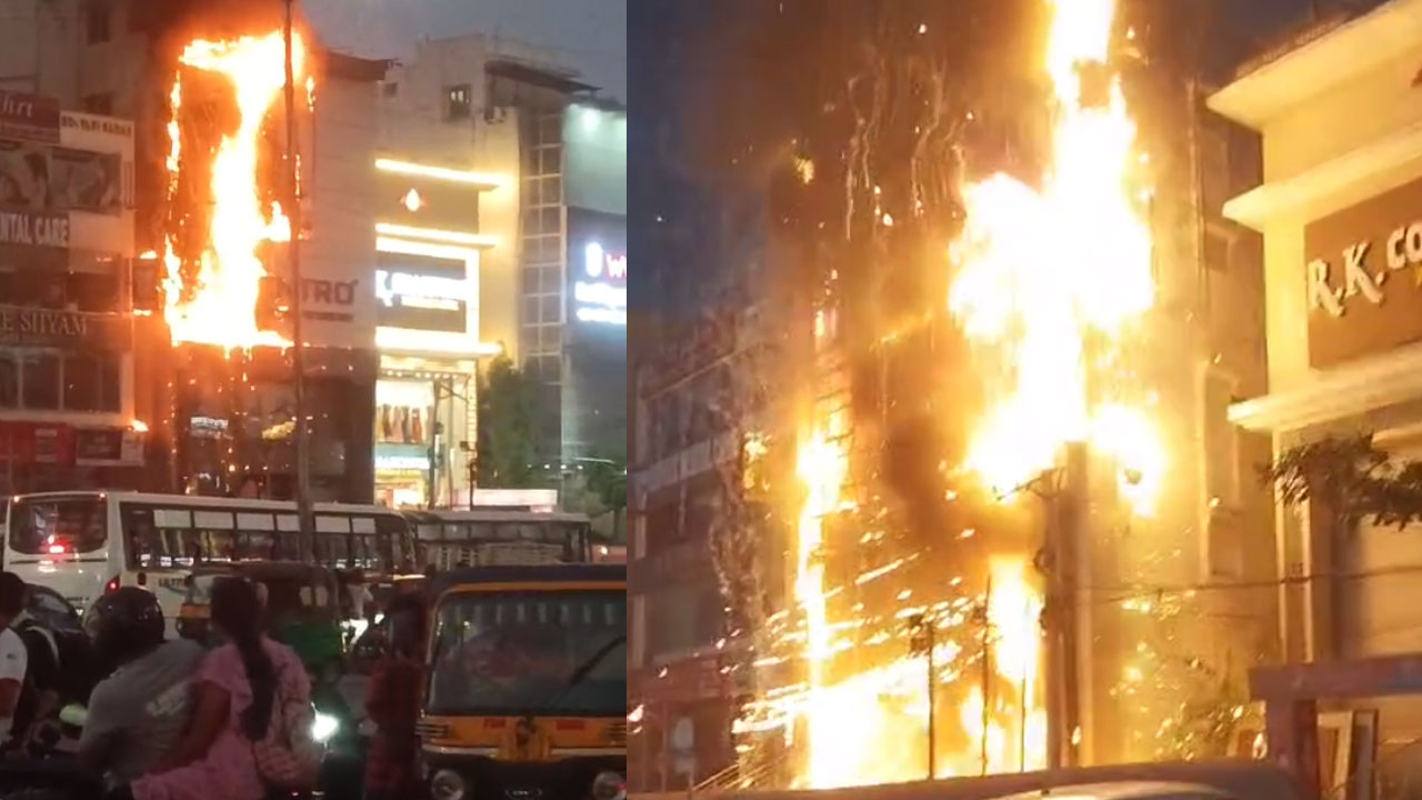 Fire Accident | హైద‌రాబాద్‌లో భారీ అగ్నిప్ర‌మాదం.. షాపింగ్ కాంప్లెక్స్‌లో చెల‌రేగిన మంట‌లు