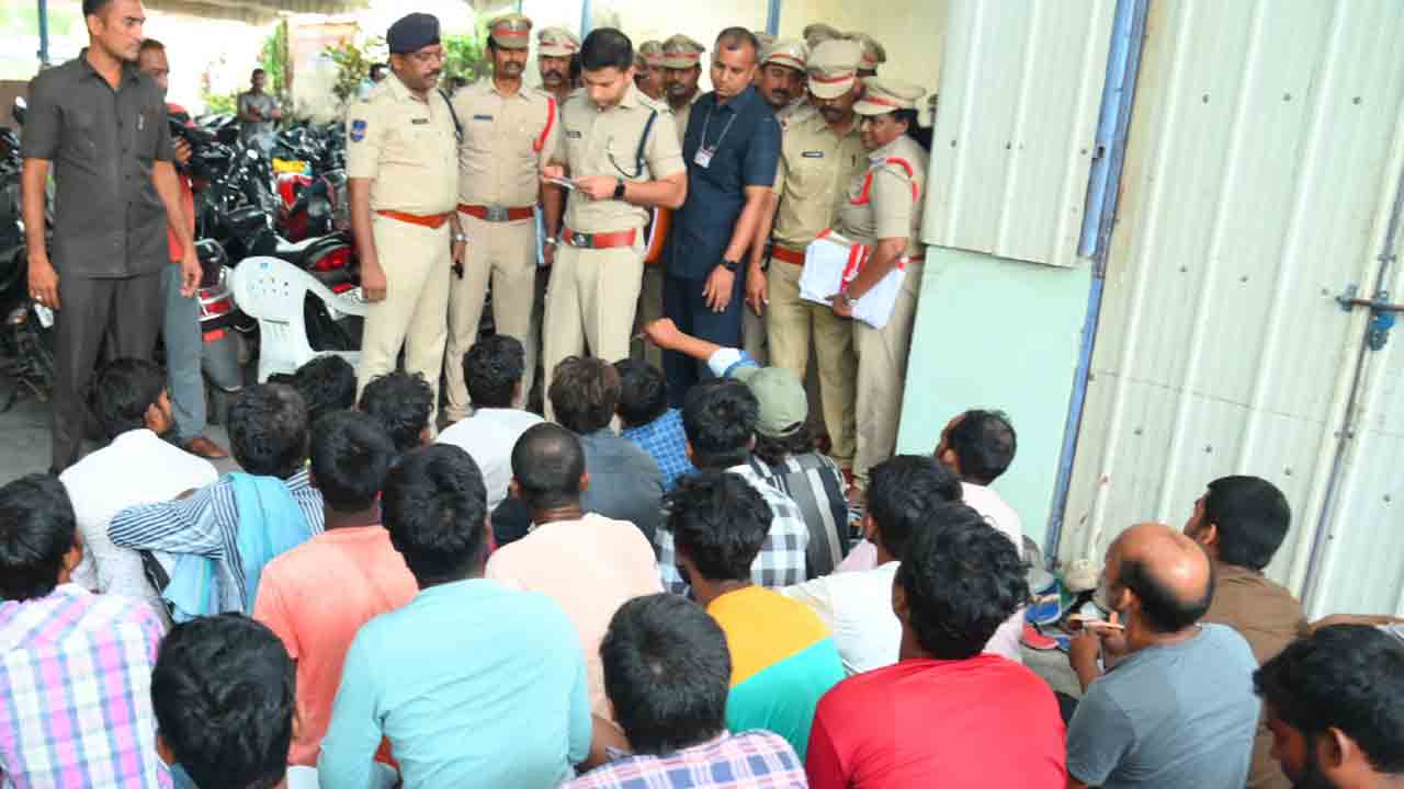 మాన్యంచెల్కలో కార్డన్‌ సెర్చ్‌